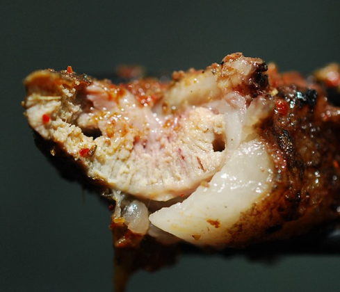 美食:烤油包腰15元一串,流着油带着香味,看着吓人却美味