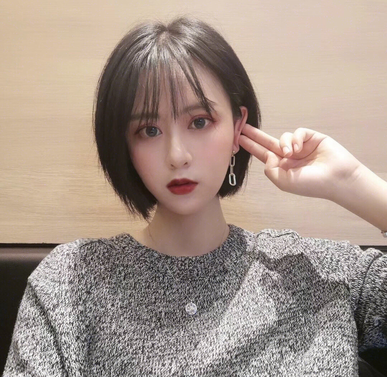 不要一时冲动,看你适不适合短发,来测试一下就知道!