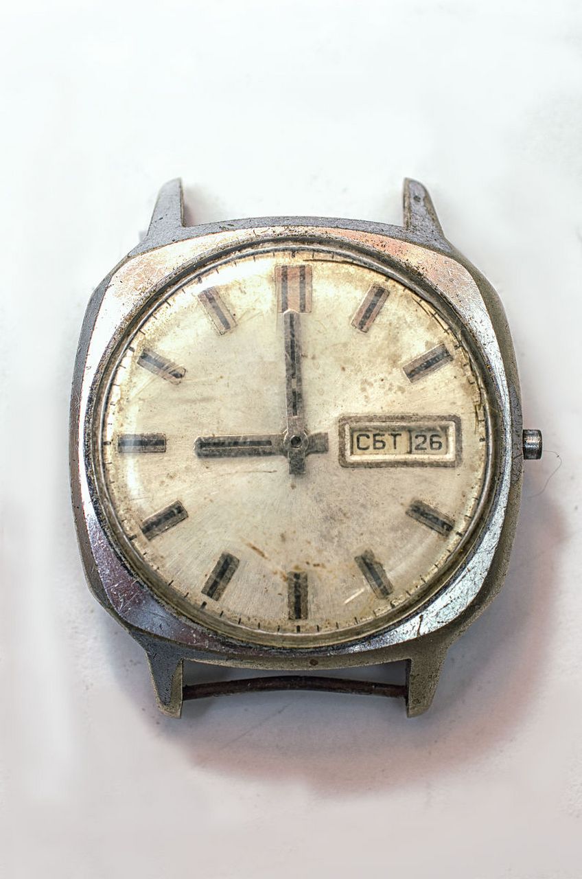 在20世纪90年代库存手表"卖一块少一块"的情绪烘托下,南宁当地出现了