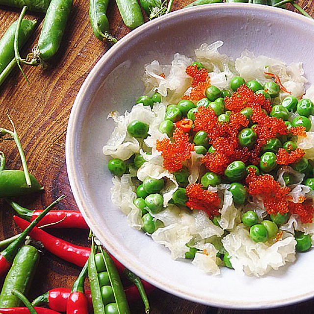 蟹籽银耳拌豌豆,爽口开胃又低卡,常吃想长肉都难