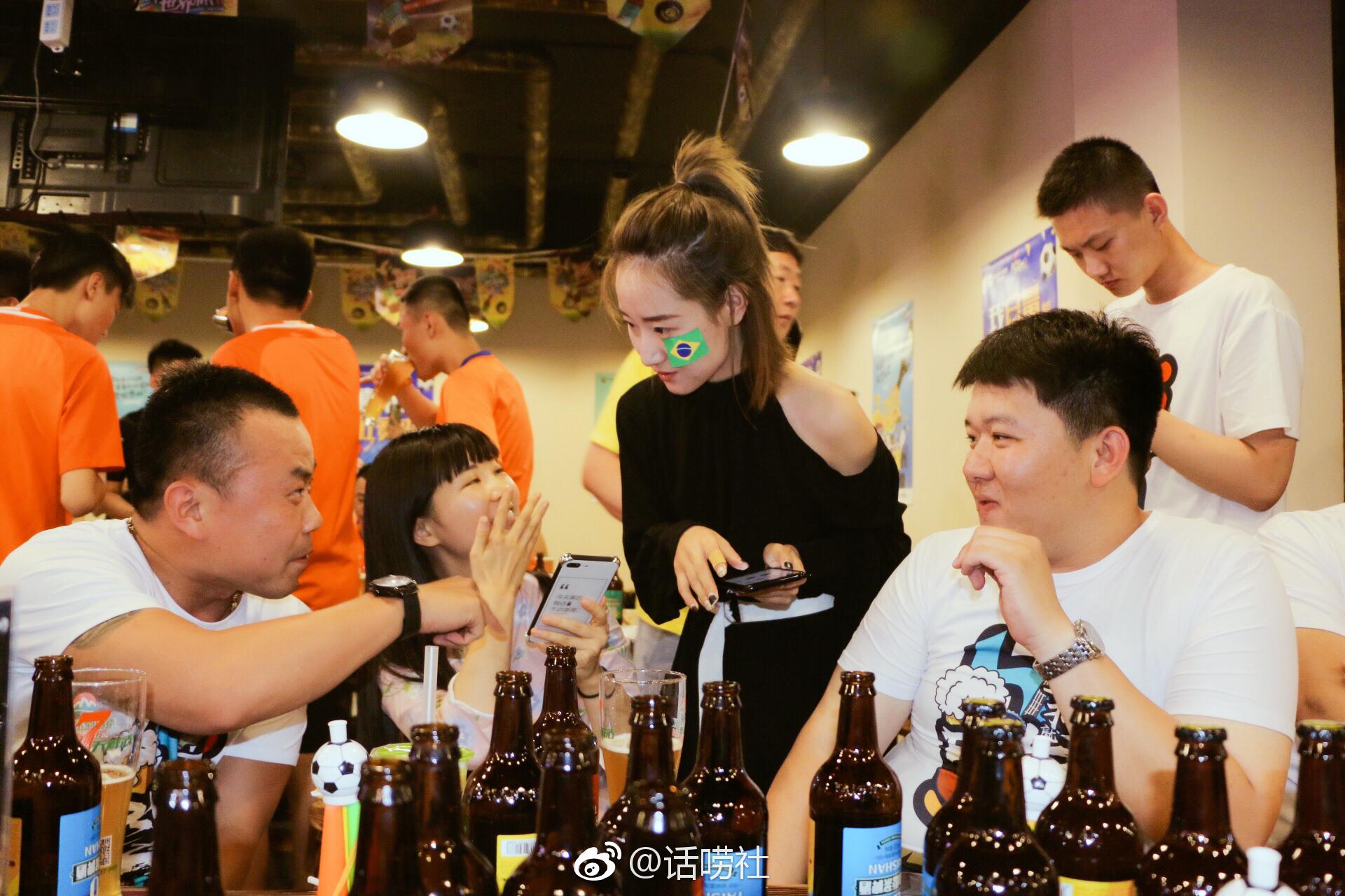 酒桌上的潜台词,说错了话就等于给自己挖坑,把自己灌醉又得罪人