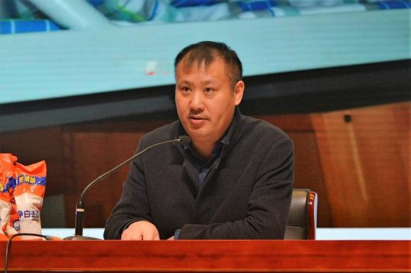 马陵中学召开住宿生室长会议