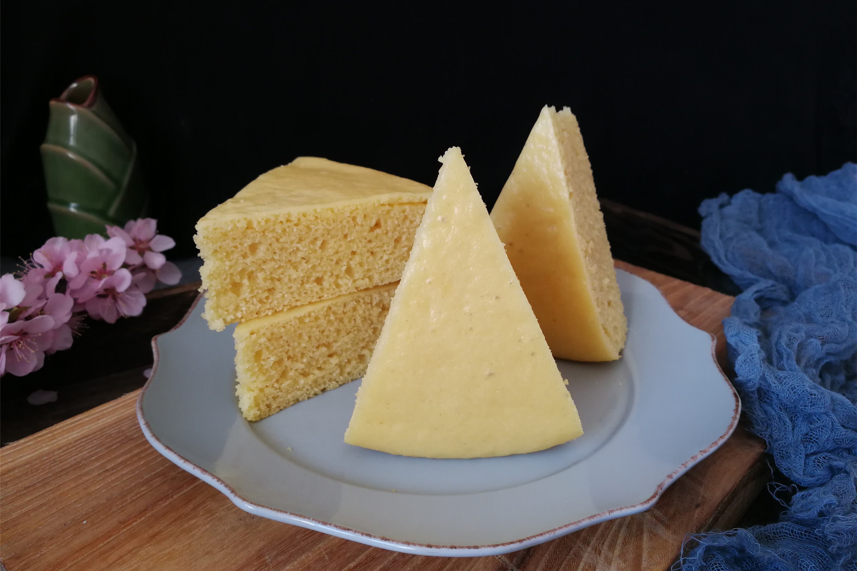 不揉面,手不碰面,教你做香甜松软的小米糕,一出锅就被抢光