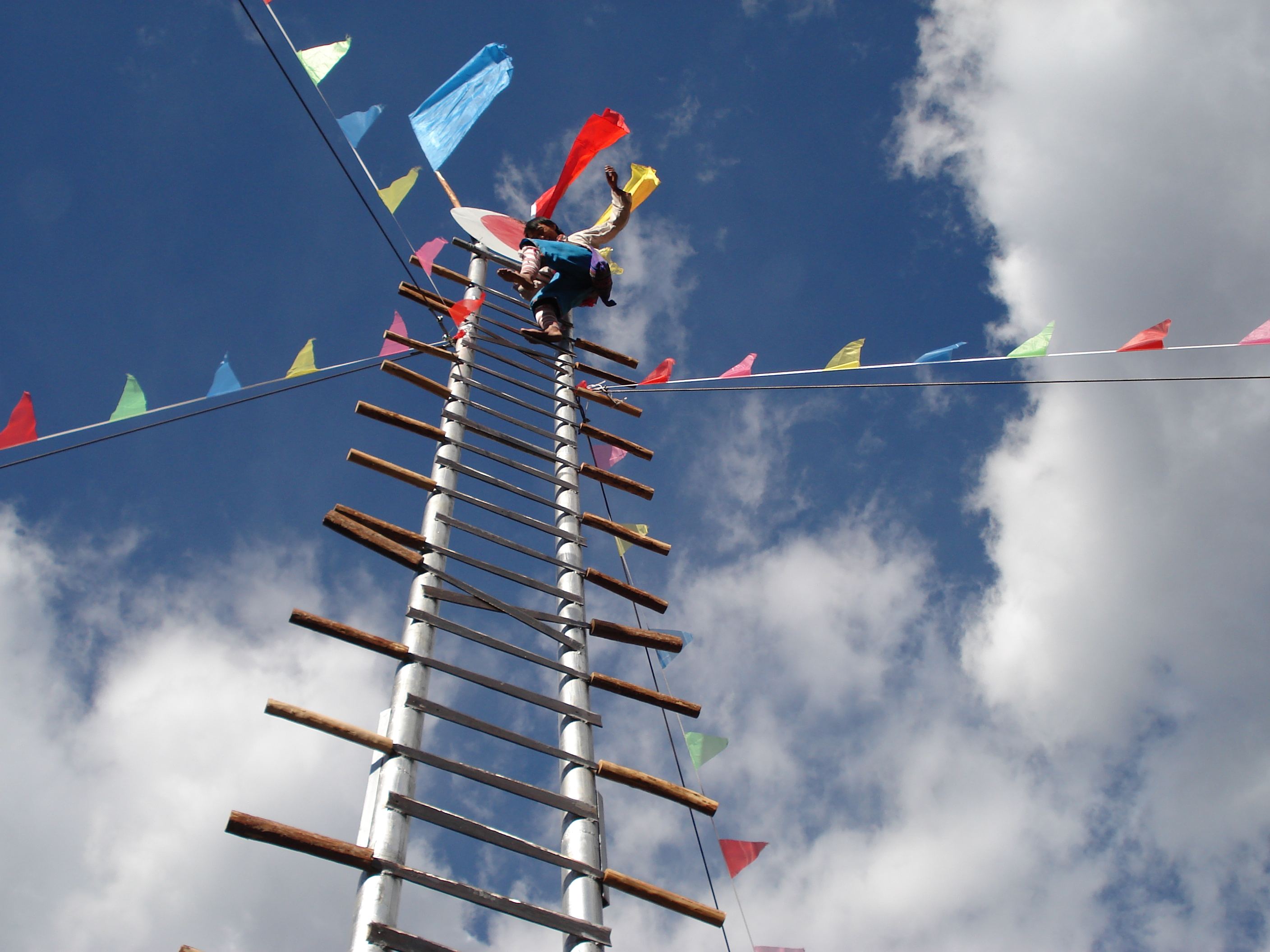 神秘傈僳族生活场景真实照片,图3是传统节日岁首,图6是刀杆节