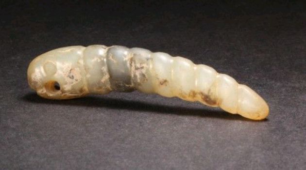 商周时期和田青白玉玉蚕