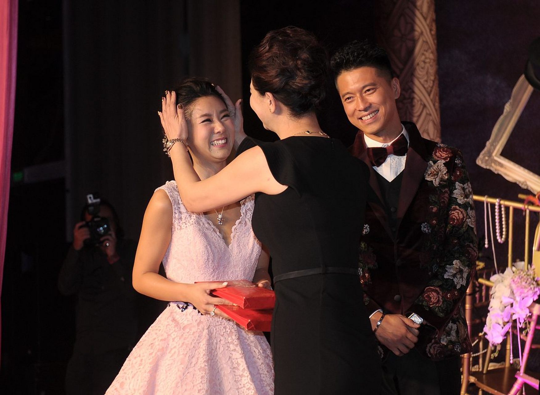 王雷和李小萌这对神仙眷侣真是太让人羡慕了,结婚十