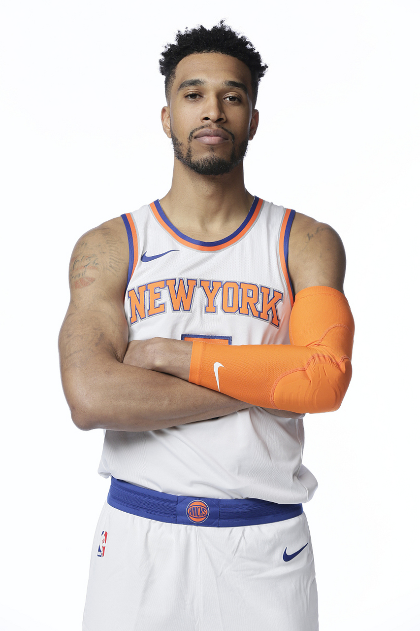 重排18年选秀顺位,艾顿下滑严重,吹杨第3 榜首没争议        18年进入