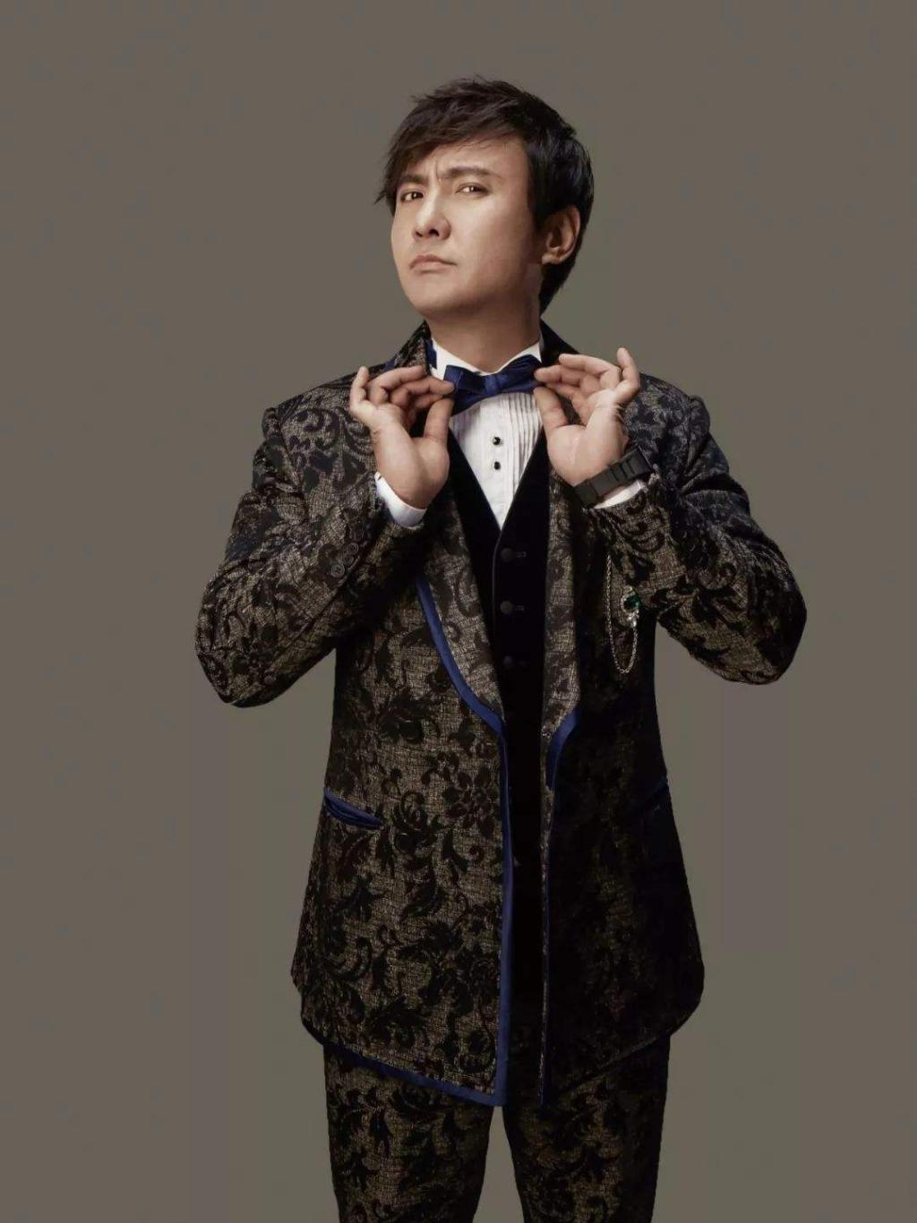 沈腾cos王菲穿女装扎丸子头,与那英经典重现"相约九八"