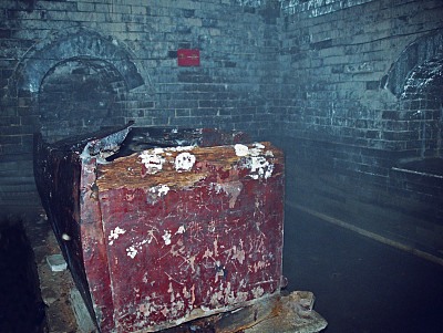 明辽简王墓位于八岭山中部,被誉为南方的地下宫殿