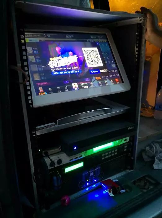 王顶堤桥下露天卡拉ok太吵了!一中心医院住院病人怒打110