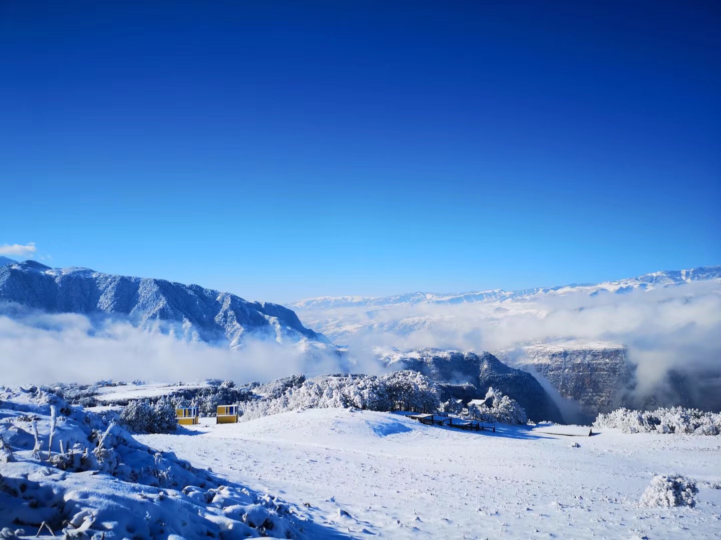 大凉山悬崖村:瑞雪天里话变迁