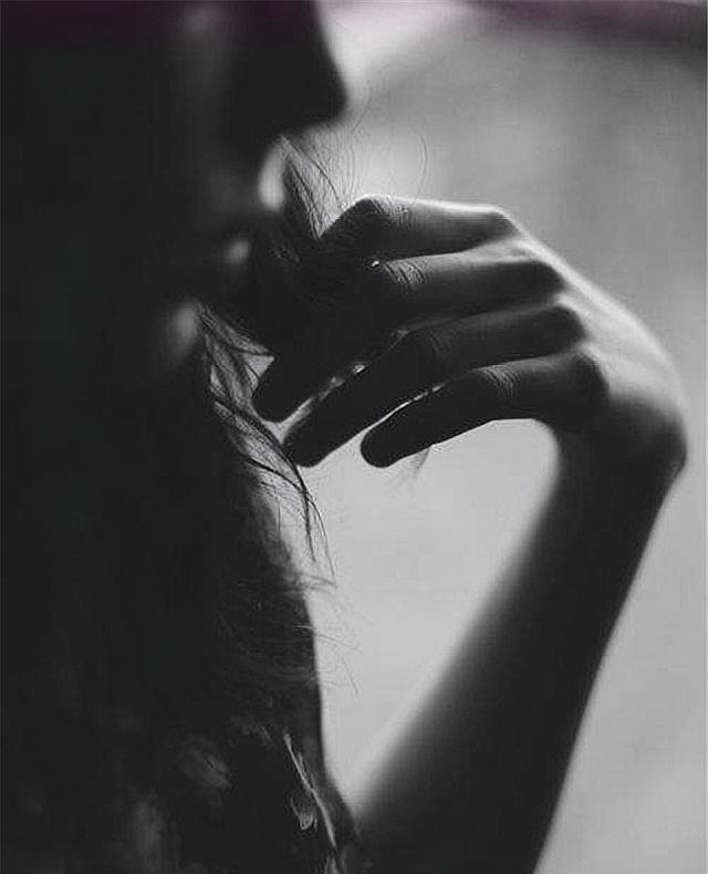 深夜的伤感晚安句子,句句催人泪下,看湿了眼眶!