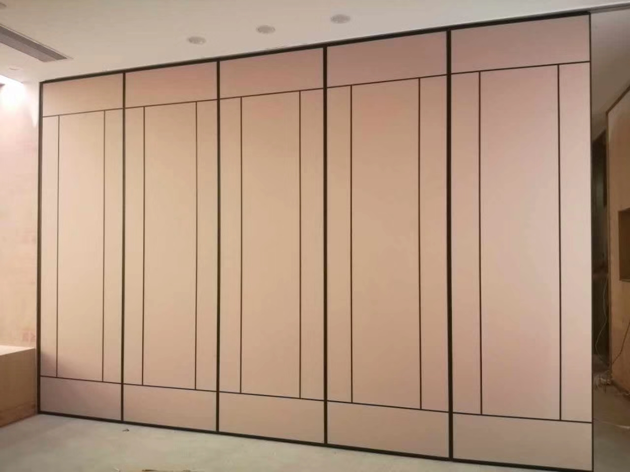 免漆板移动隔断效果图