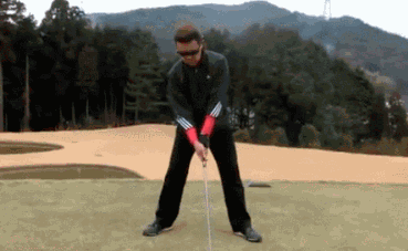 如何在高尔夫球场展现自己的魅力呢?