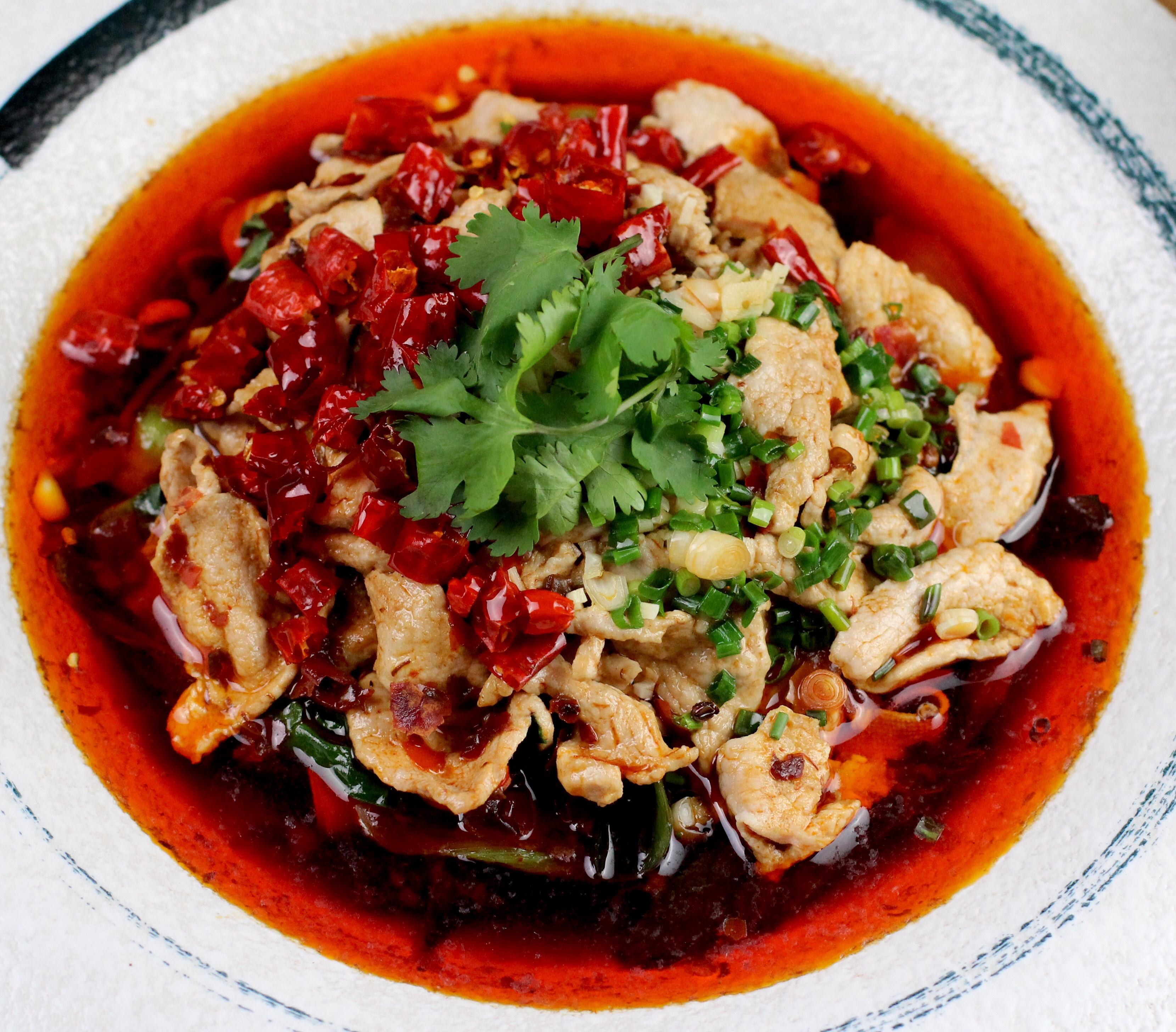 做水煮肉片,到底要不要焯水?大厨:做错这一步,难怪肉片不嫩滑