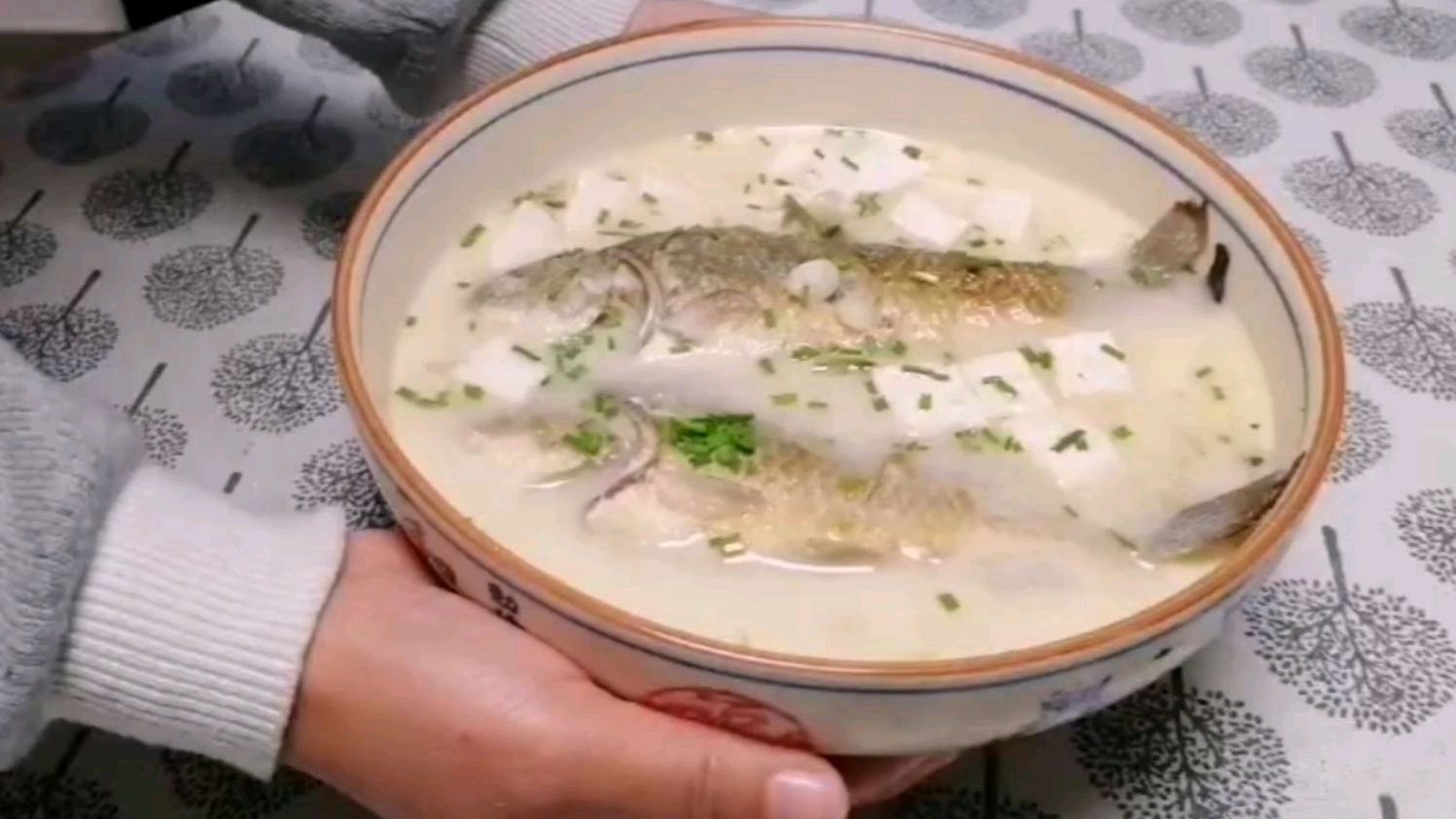 这样做出来的野生鲫鱼汤营养美味还好看