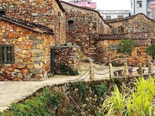 中国被遗忘的七彩石村:美成了一幅油画,至今未开发!不收门票!