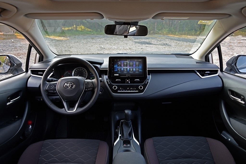 舒适与安全配置的双重超越 试驾全新12代卡罗拉