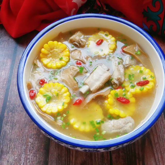 松茸玉米排骨汤,鲜美好喝不油腻