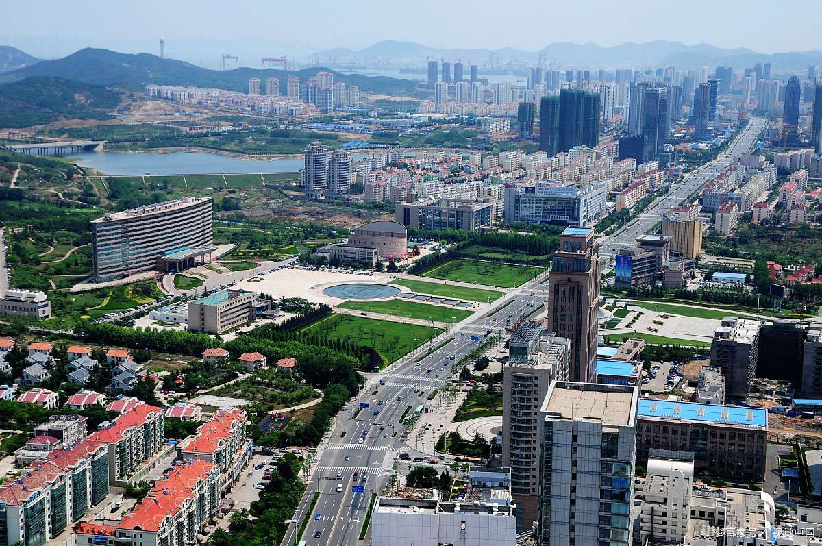 黄岛区,是山东最硬核的区,这里经济实力强劲,常住人口突破190万