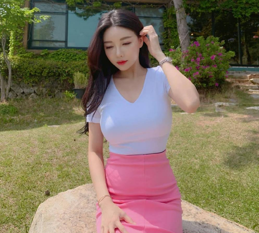 30岁韩国健身女,练成丰腴微胖好身材,是瑜伽赋予她女人味