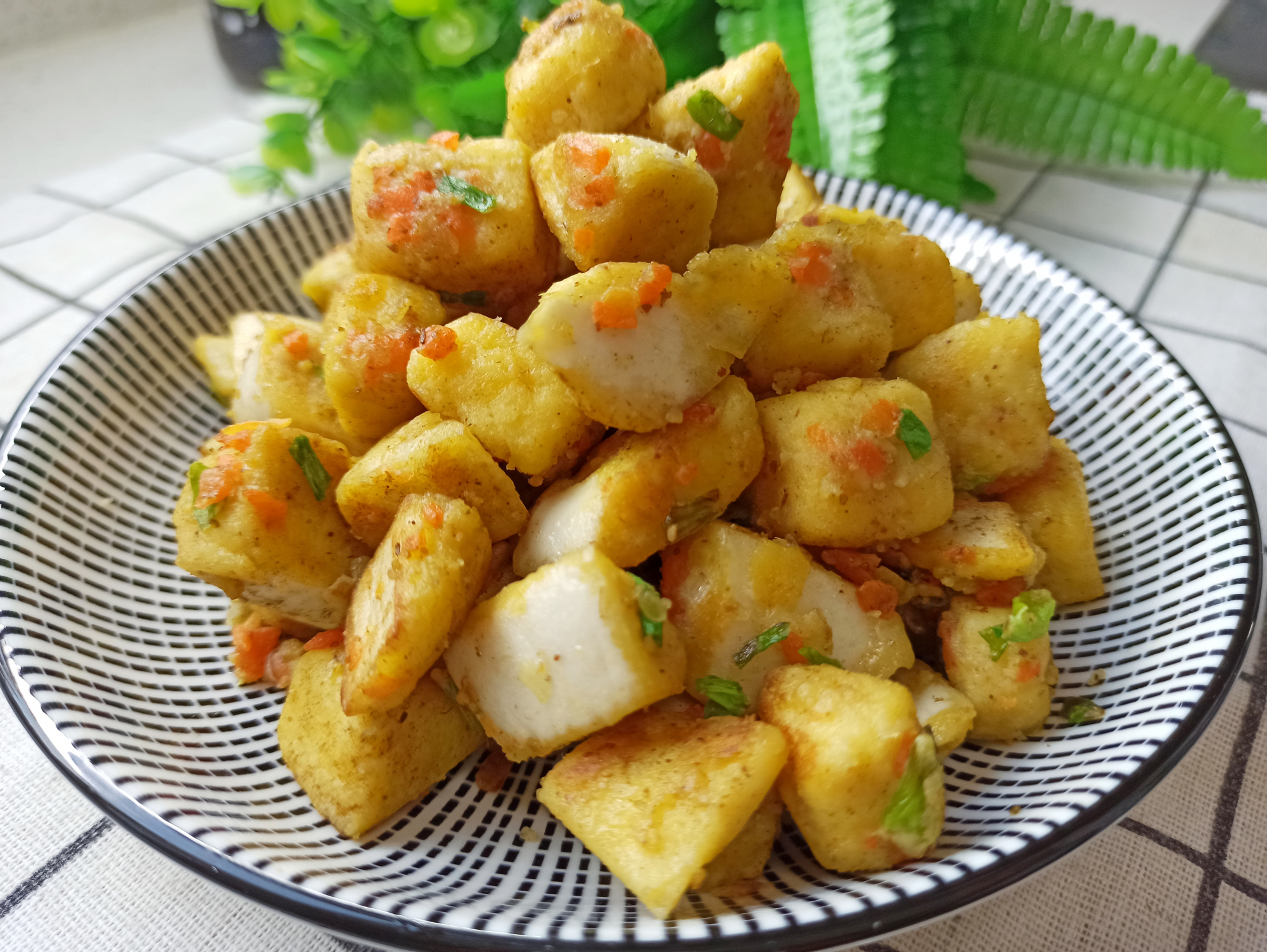 孜然炒馒头的家常做法,香味浓郁,5分钟出锅,轻松解决全家早餐