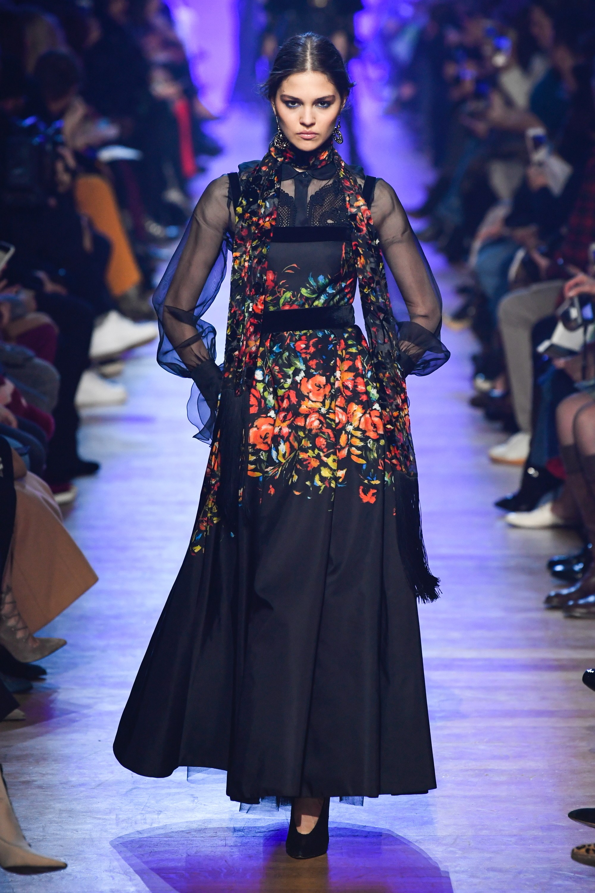 模特美图:elie saab 秋冬时装秀,具有女人味及华丽感!