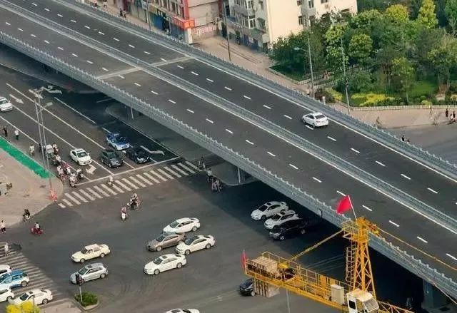 太原双塔寺街高架桥已通车!