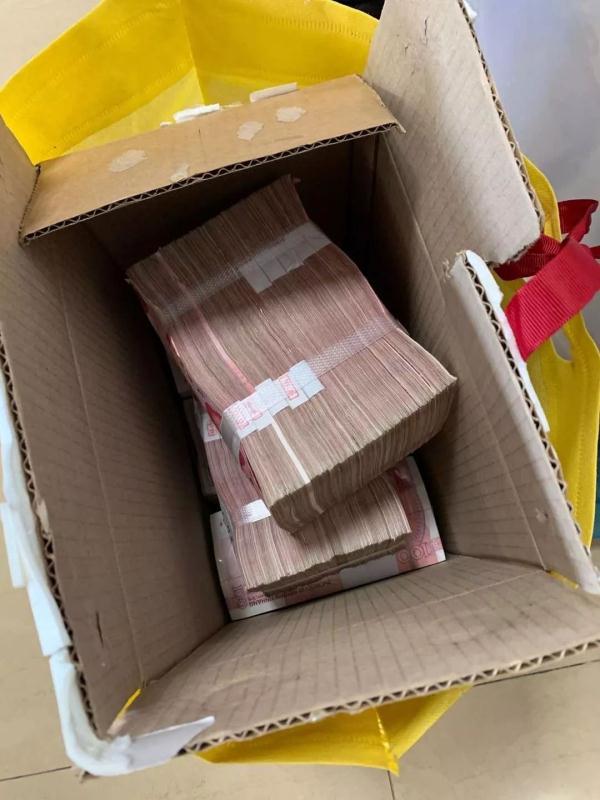 捐给武汉!江苏硬核大爷放下一箱现金,转身就走!