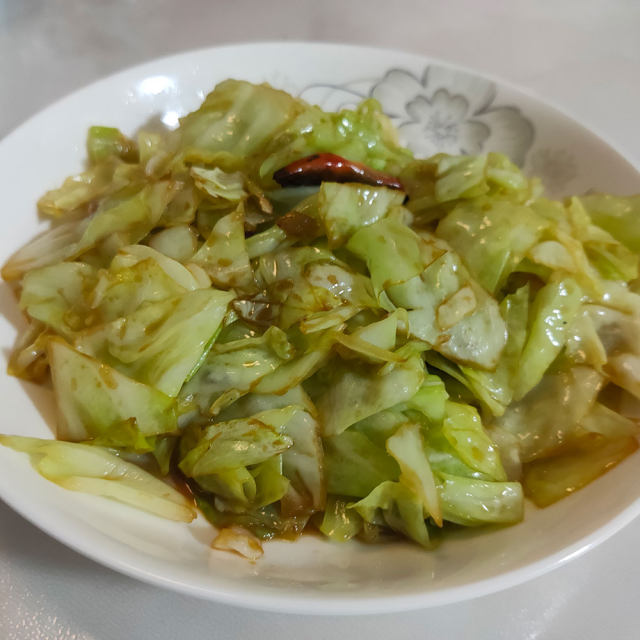 素炒圆白菜,十分钟快手小炒菜