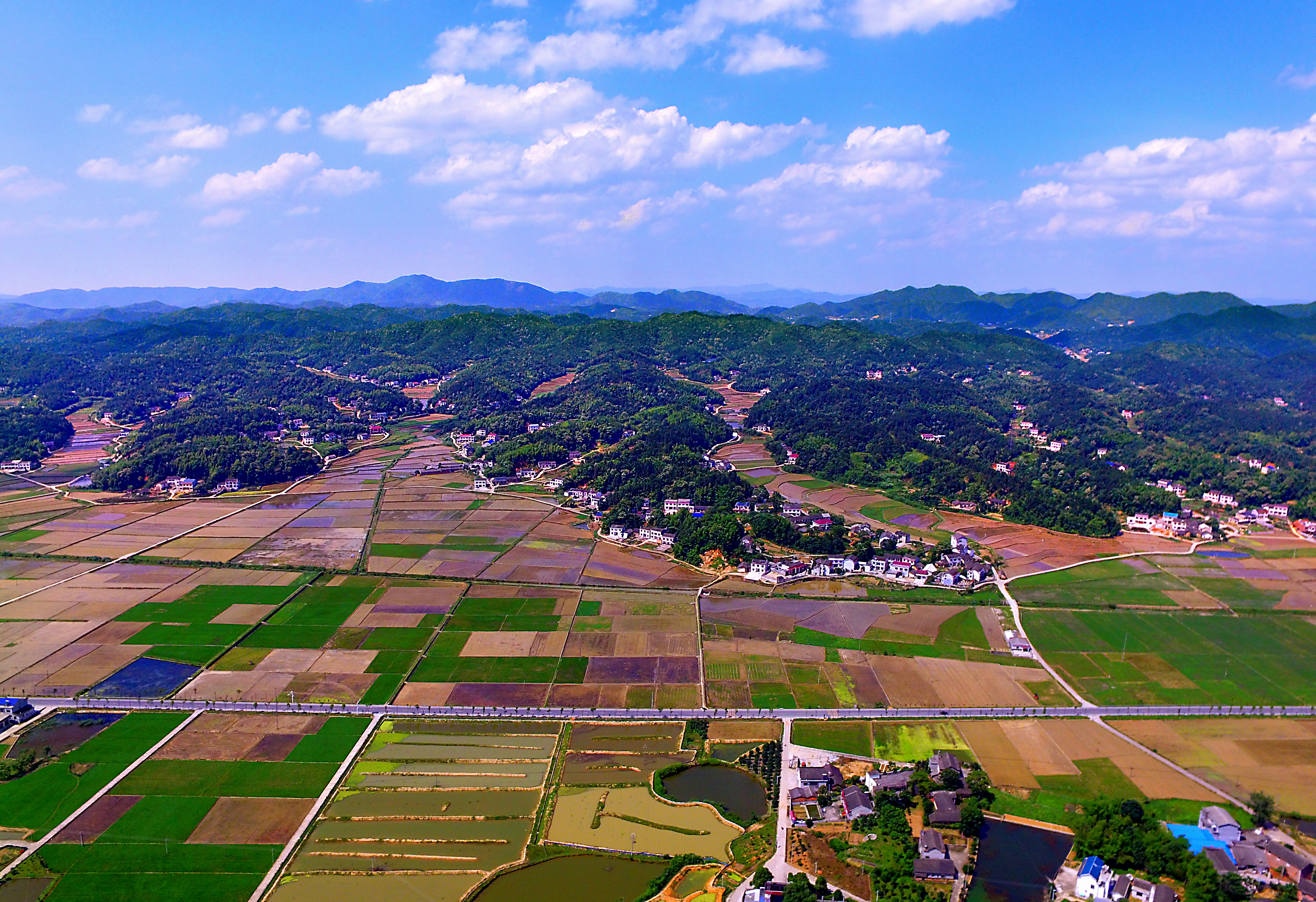 湘潭:韶山有个杨林乡,这里曾经出了一名开国上将彭绍辉