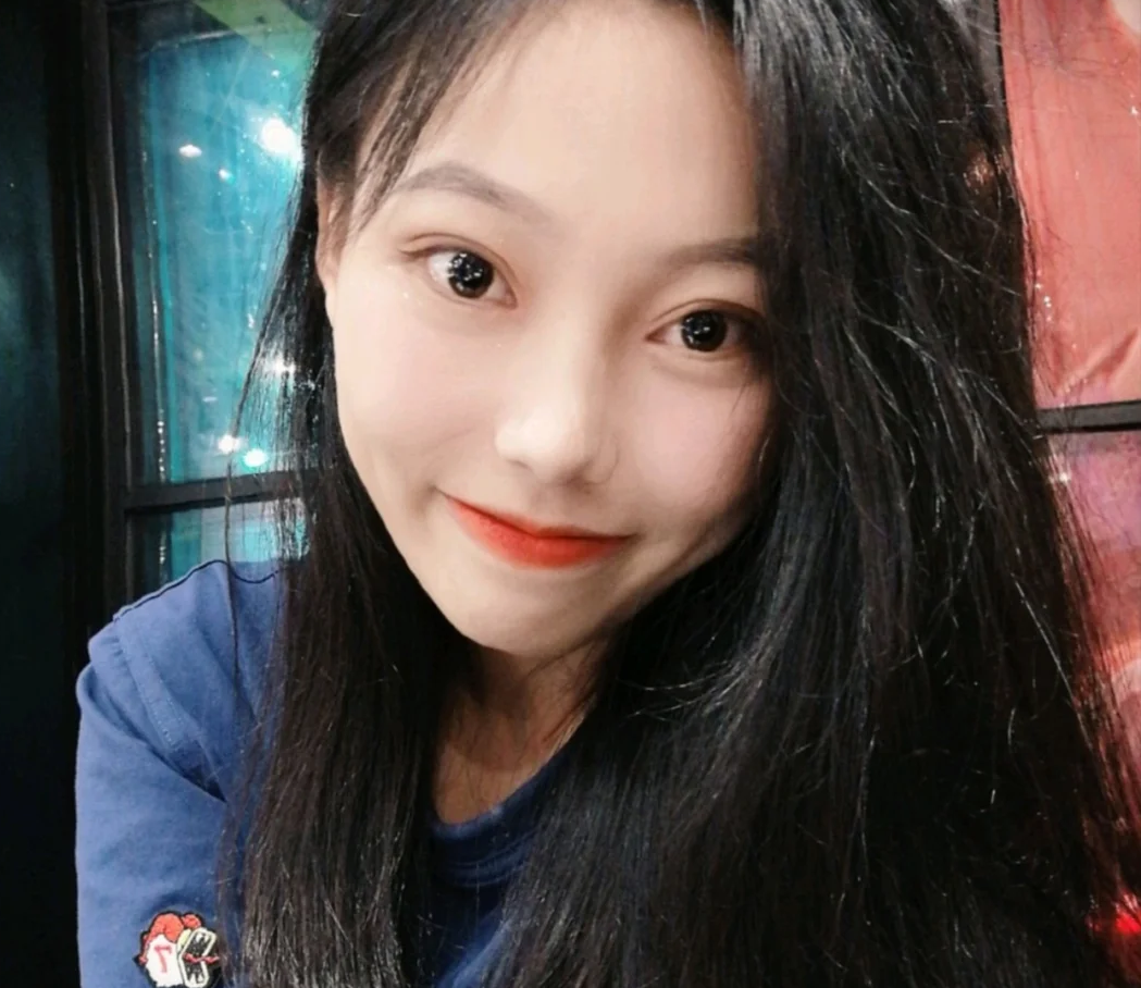 割过双眼皮的女生,眼睛上这3点很明显,一看就不自然!