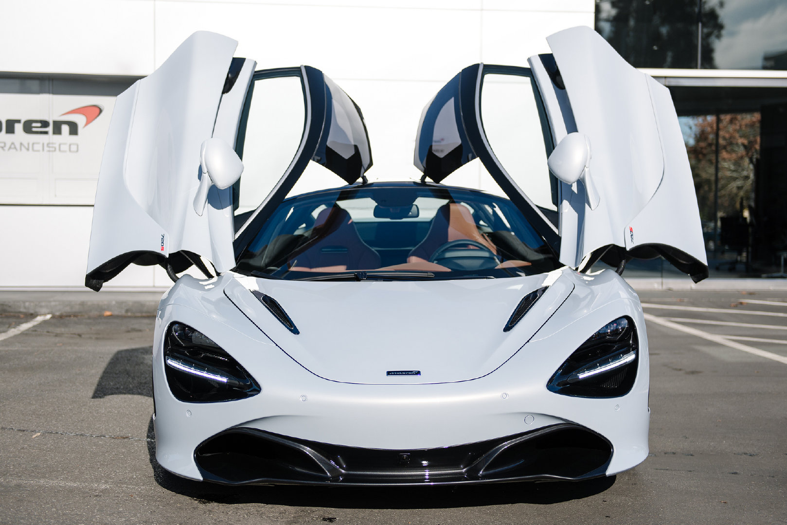 迈凯伦720s,国外售价在80万美刀左右