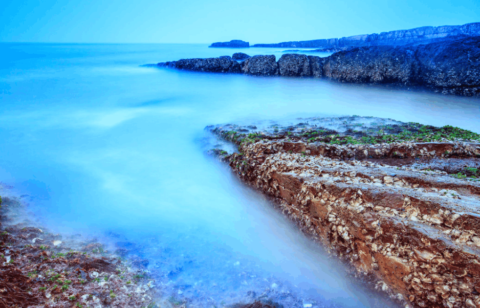 对此,你是如何看待的呢?有机会的话,你愿意去这两个岛屿旅游观光吗?