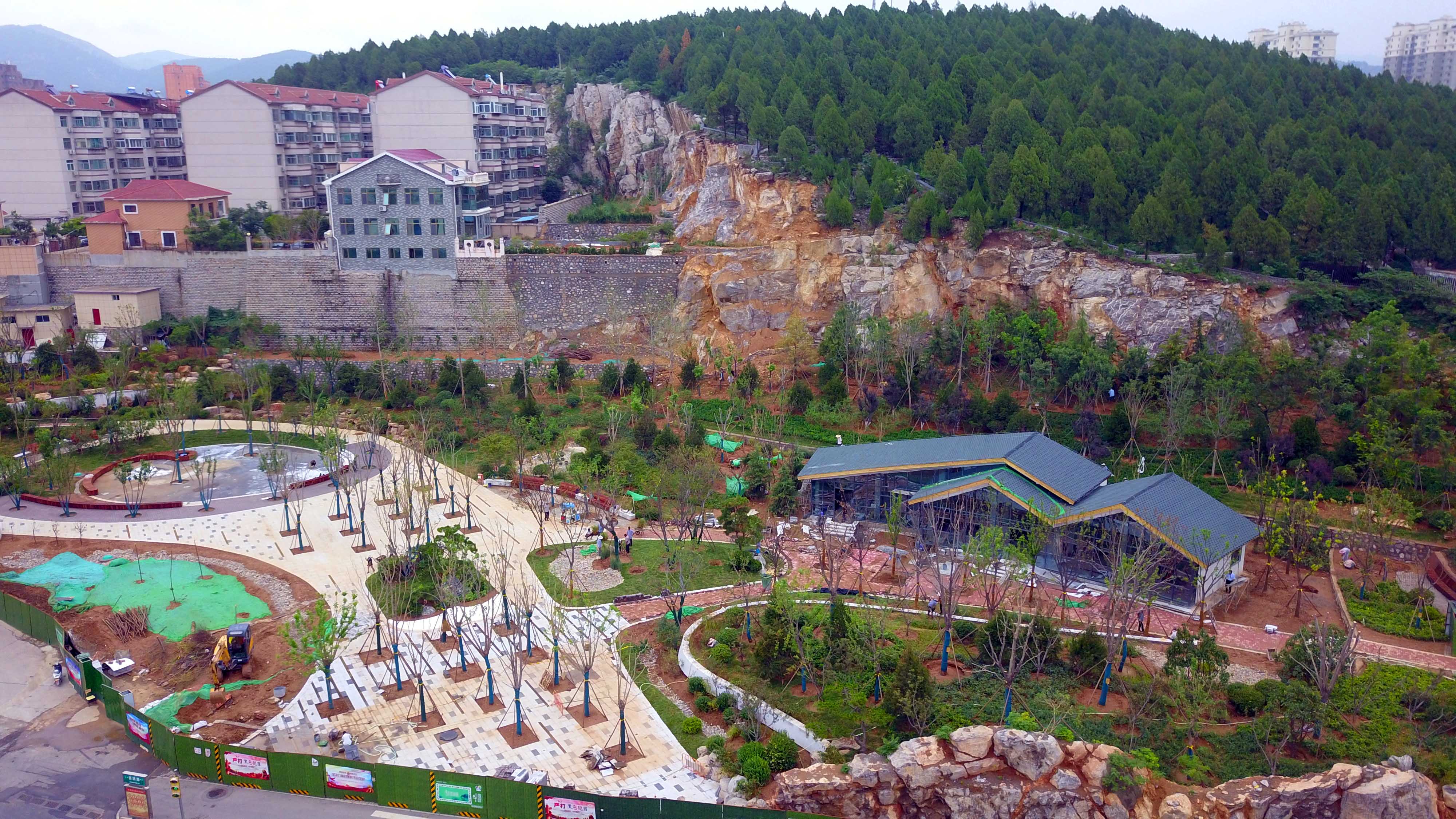 真不孬!假山绿植小广场,小龟山新添一处山体公园