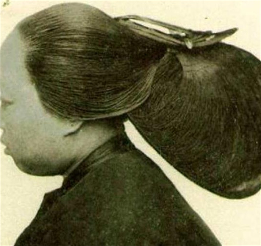 古代没有任何发胶,那么清朝这么多奇形怪状的发髻是怎么固定的呢