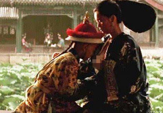 古代皇宫中,专职奶妈除了给皇子喂奶,她们还被慈禧用来做了件事