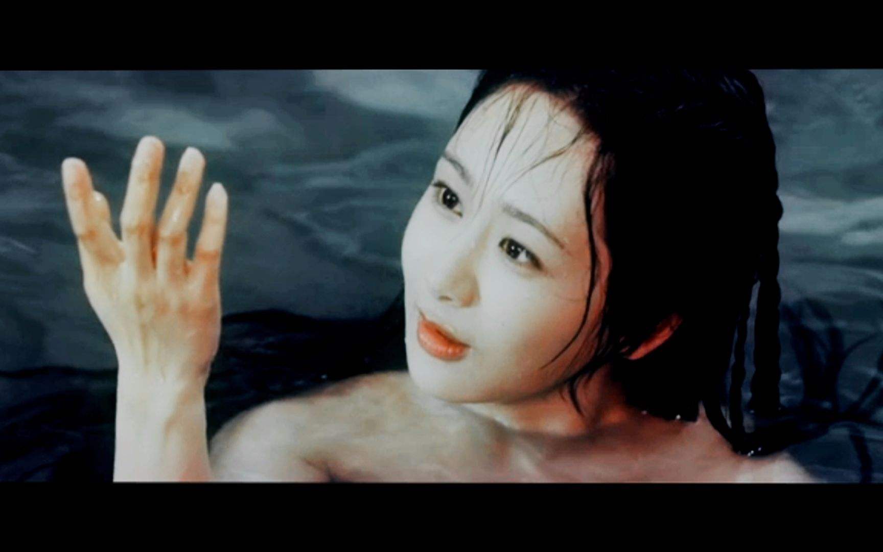 杨紫饰演的白蛇,看不出有妖气,各种可爱风呈现,这是偶像剧?