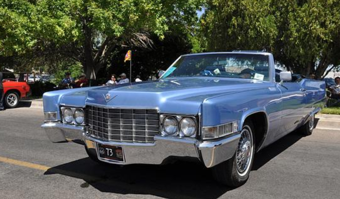 汽车:凯迪拉克deville敞篷车,它的装备齐全!