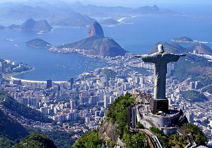 里约热内卢基督像是该市的标志,预示着博爱的精神和对