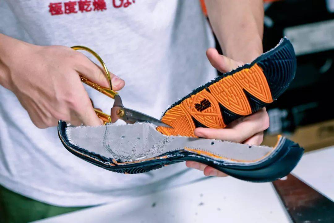 肢解"捕蝇草",一气呵成拆解kyrie 5!