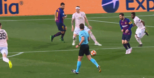 梅西盘带达到人球合一?一组动图告诉你:什么叫