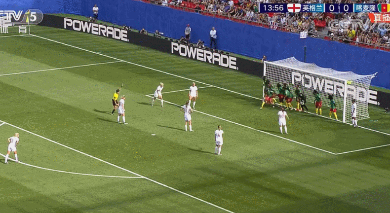 世界杯罕见一幕:禁区内任意球?中国裁判判罚!击穿11人人墙破门