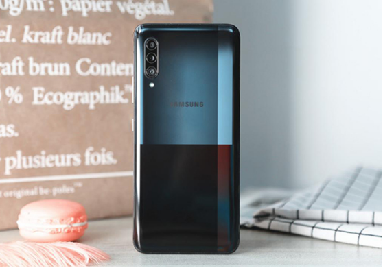 小朋友才做选择,三星a90手机表示配置和颜值我都要