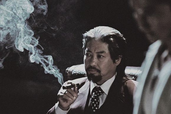 黑道爽文:她白天是一丝不苟的总统府邸女管家,晚上却供他欺压!