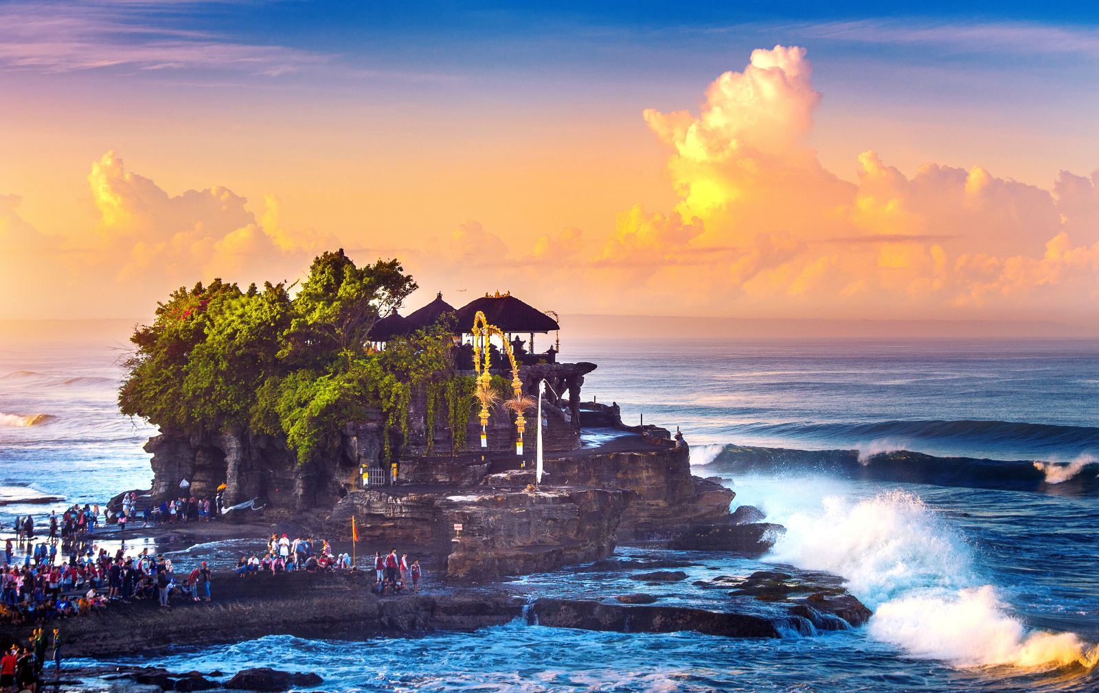 其实清晨涨潮时的海神庙也别有一番风味.