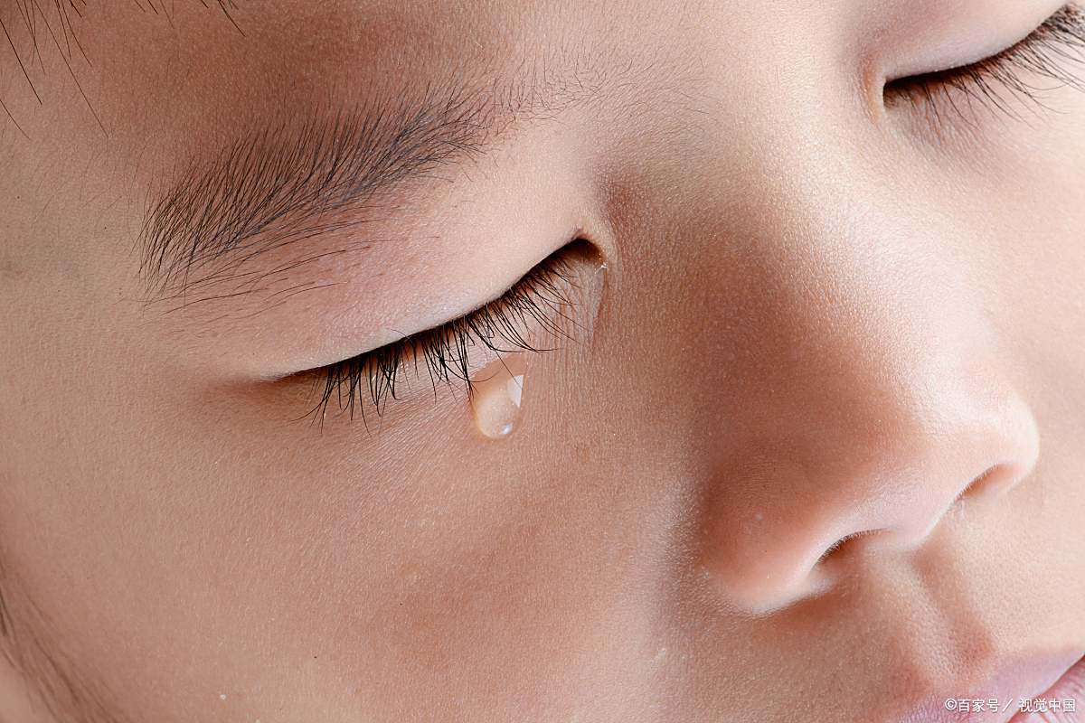 眼睛干涩流泪是过敏引起的吗?