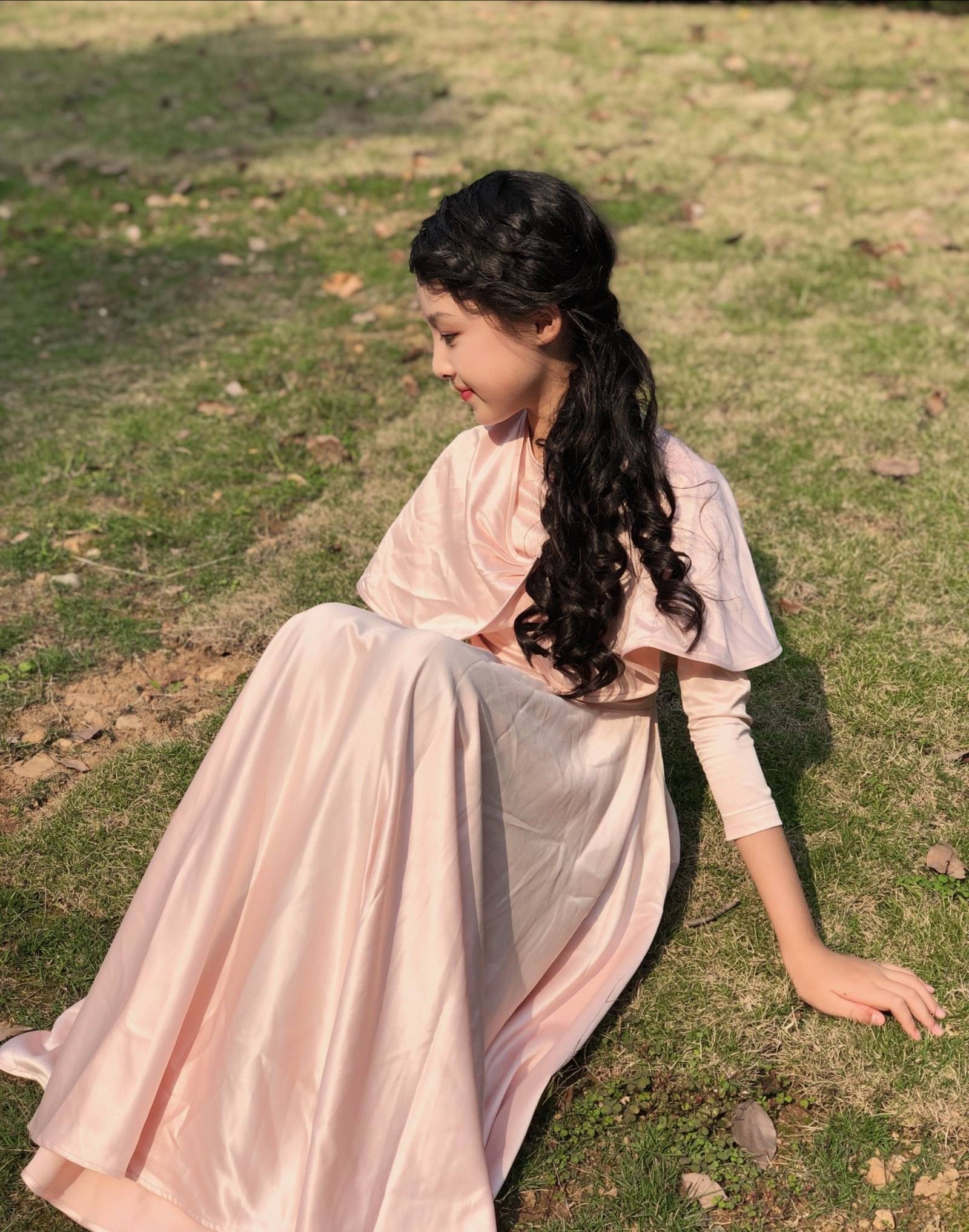 她在小戏骨版《红楼梦》中演林黛玉,刚11岁就美到不可方物