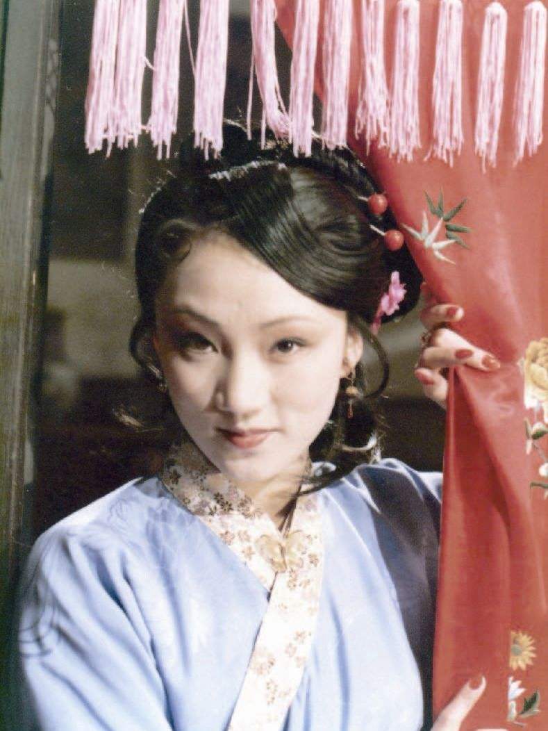 王熙凤可以容忍飞扬跋扈的秋桐,为何对尤二姐恨之入骨