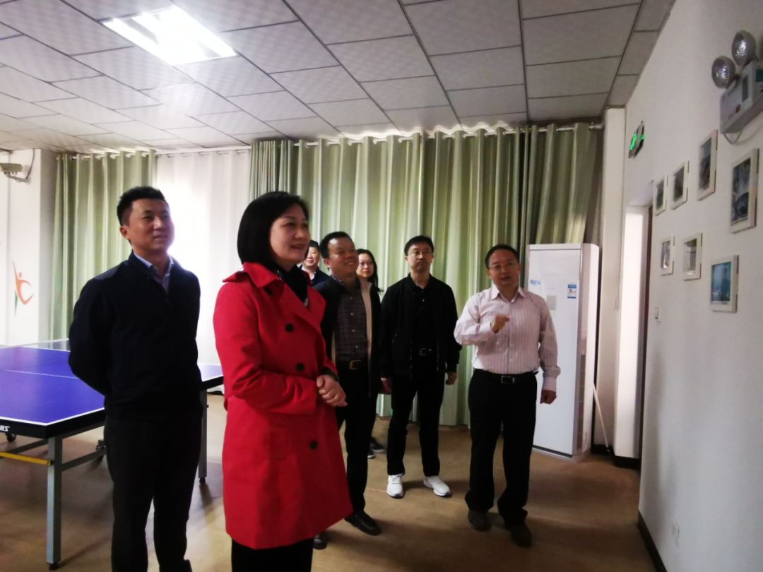 头条 上海市纪委常委陶泓带队来喀送教并检查指导援疆纪检监察工作
